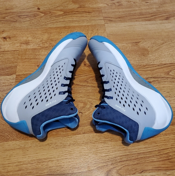 Jordans - Picture 3 of 5